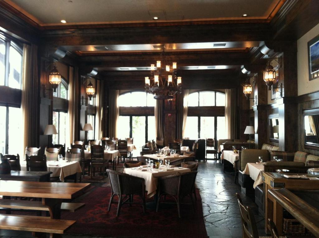 West Shore Cafe And Inn Homewood Exterior foto